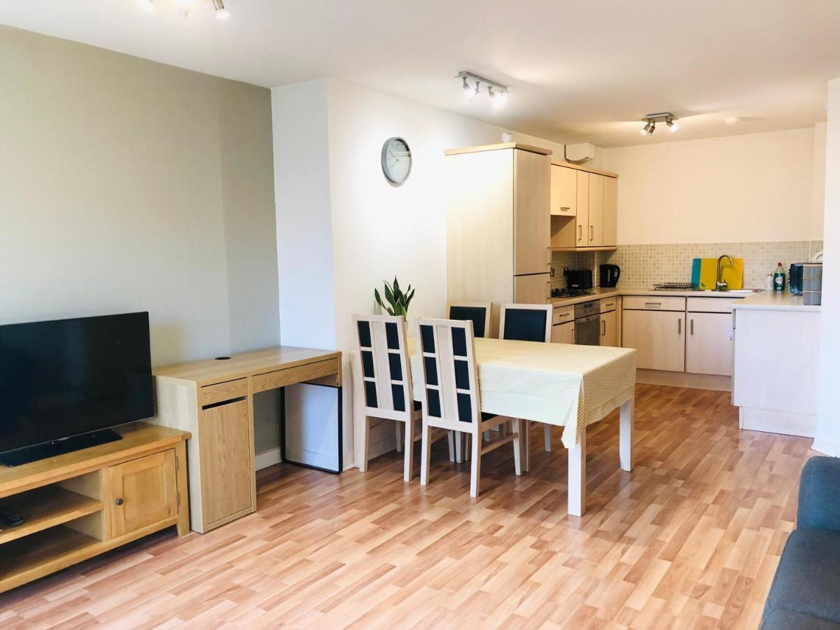 Modern Spacious Retreat Full Fibre Wi-Fi & Free Parking Единбург Екстериор снимка