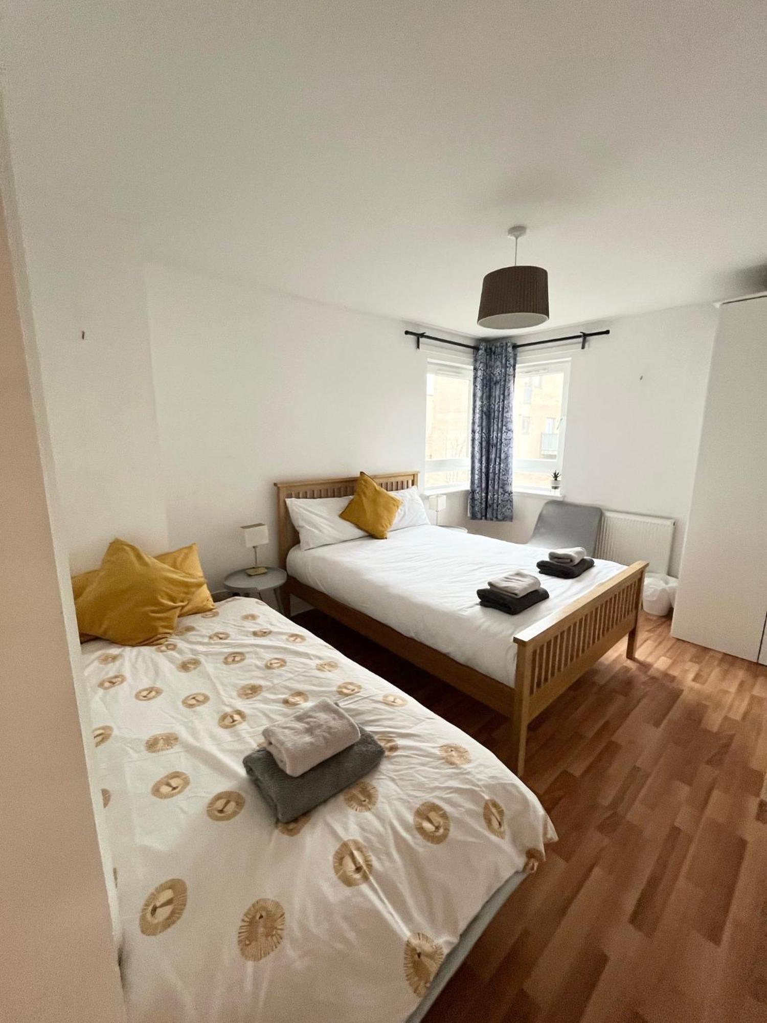 Modern Spacious Retreat Full Fibre Wi-Fi & Free Parking Единбург Екстериор снимка